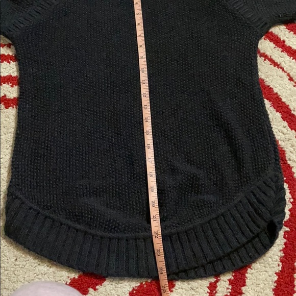 Lululemon navy sweater size between 4 and 6 - Picture 8 of 8